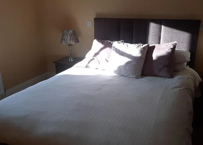 Holywood House No 2 Holiday home *